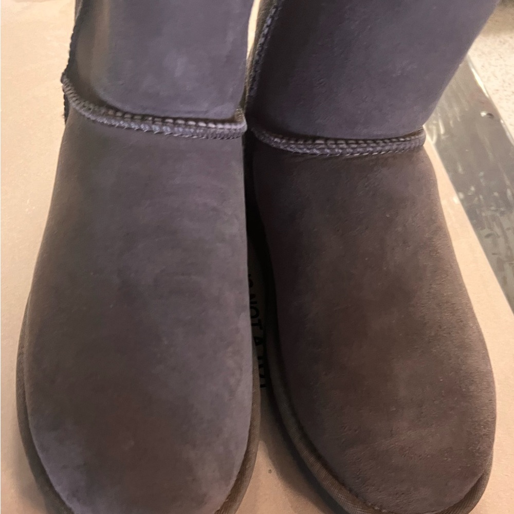 UGG Women's Short Suede Boots - Grey